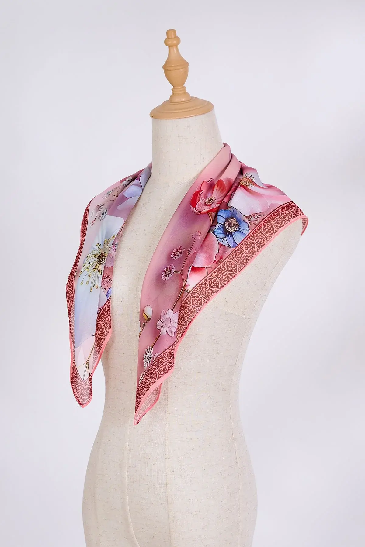 Dioscorea Eşarp - Dijital Baskı 68x68 cm. K105374