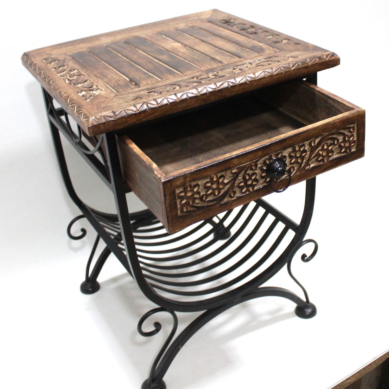 Ahşap Ferforje Oymalı Komodin Etajer Gazetelikli 38x36x50 cm.