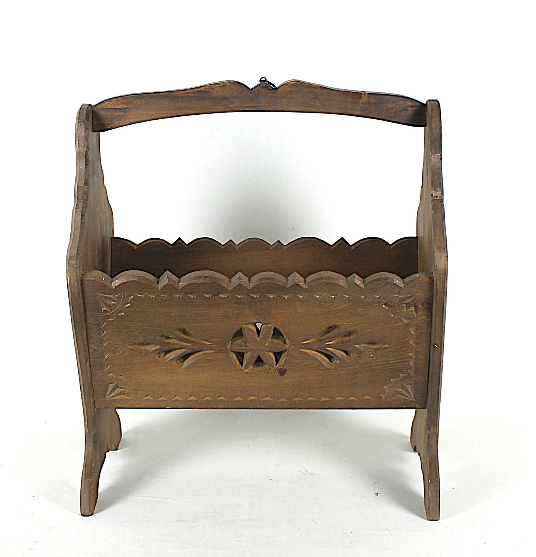 Ahşap Oymalı Eskitme Gazetelik   42x24x48 cm. dir.