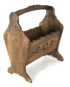 Ahşap Oymalı Eskitme Gazetelik   42x24x48 cm. dir.